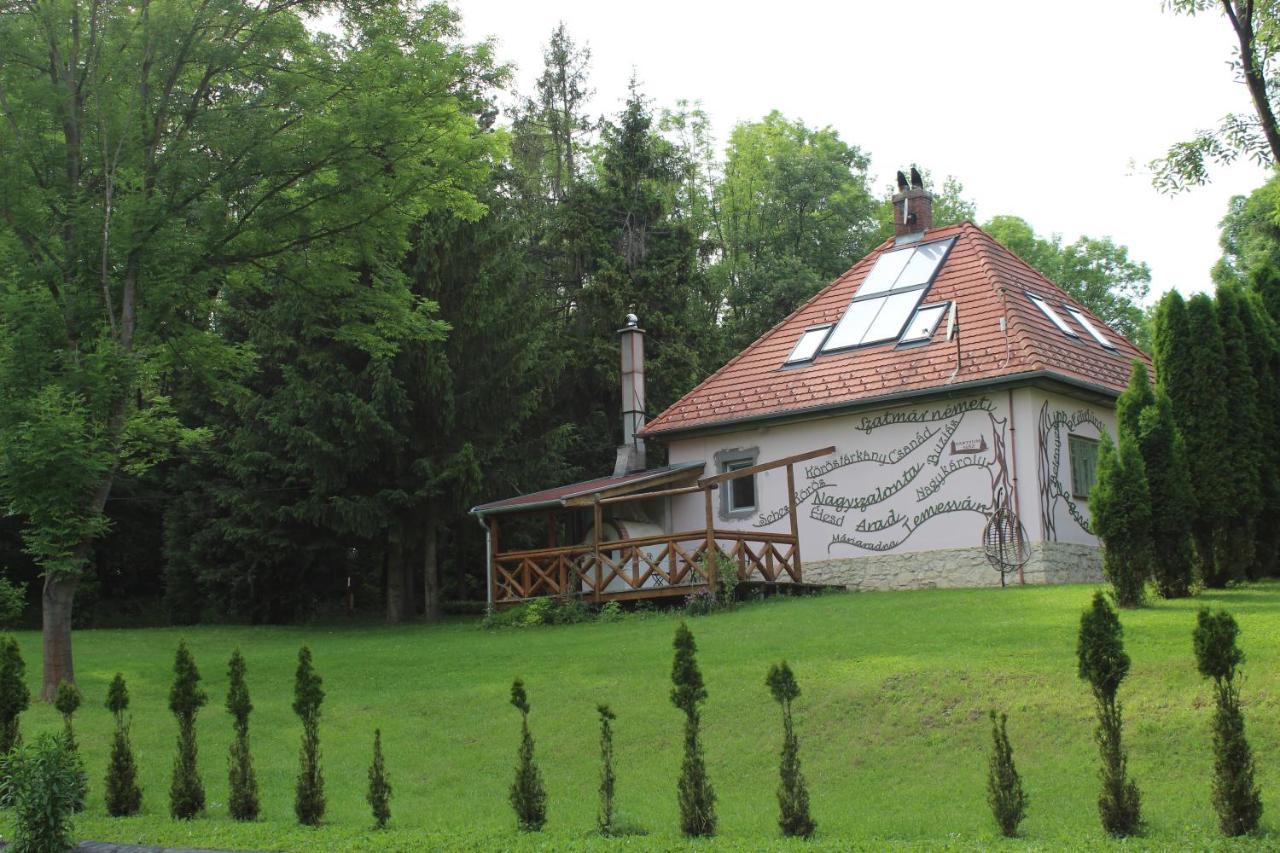Bed and Breakfast Nagy-Magyarorszag Park à Isztimér Extérieur photo