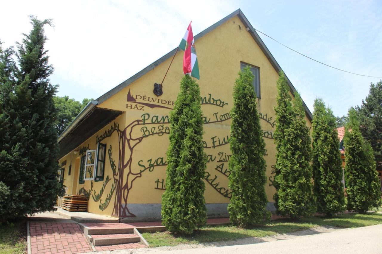 Bed and Breakfast Nagy-Magyarorszag Park à Isztimér Extérieur photo