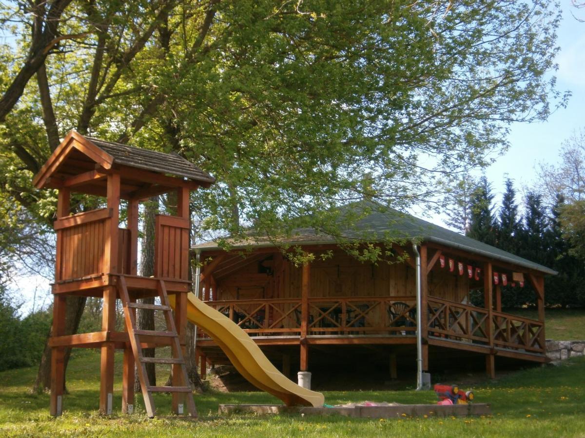 Bed and Breakfast Nagy-Magyarorszag Park à Isztimér Extérieur photo