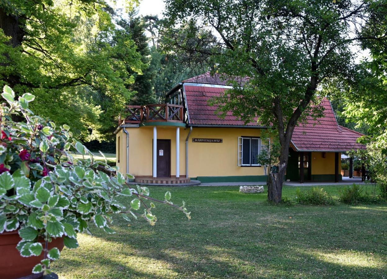 Bed and Breakfast Nagy-Magyarorszag Park à Isztimér Extérieur photo